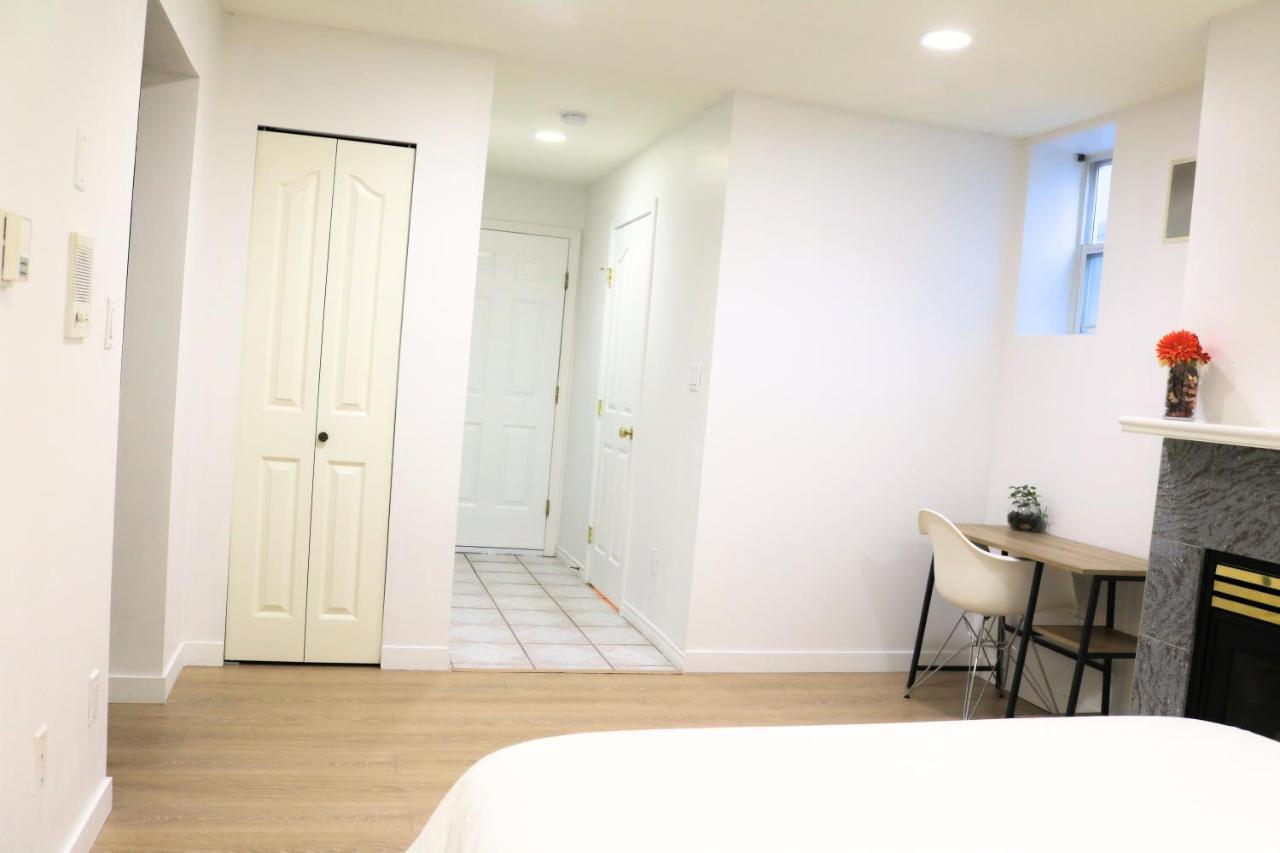 Pristine 3 Beds 2 Washroom Guest Suite Surrey Buitenkant foto