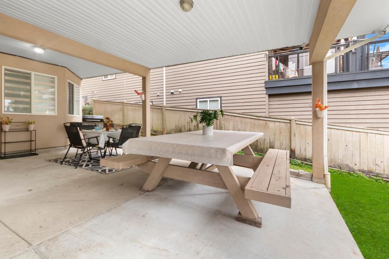 Pristine 3 Beds 2 Washroom Guest Suite Surrey Buitenkant foto